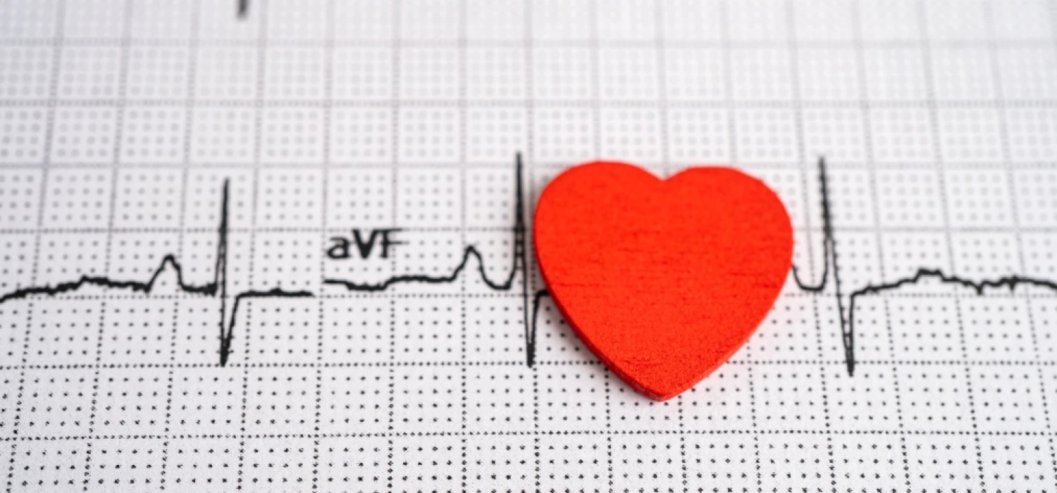 Arytmia serca – poznaj przyczyny sercowe i pozasercowe