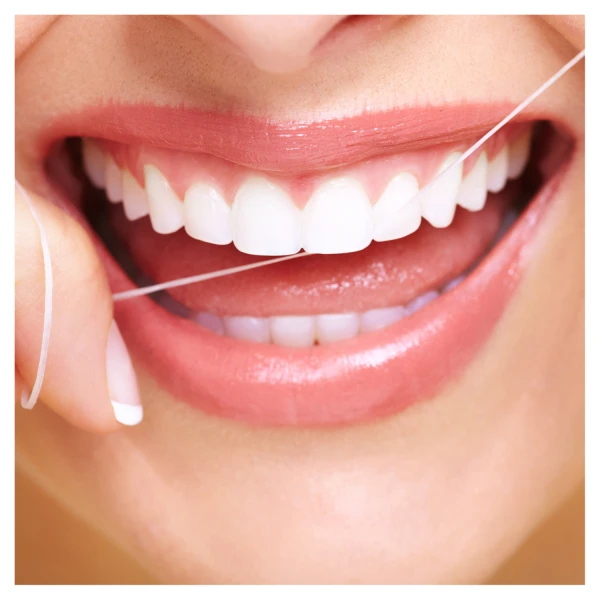 Oral-B Super Floss, nić dentystyczna do czyszczenia aparatów ortodontycznych i mostów, 50 sztuk