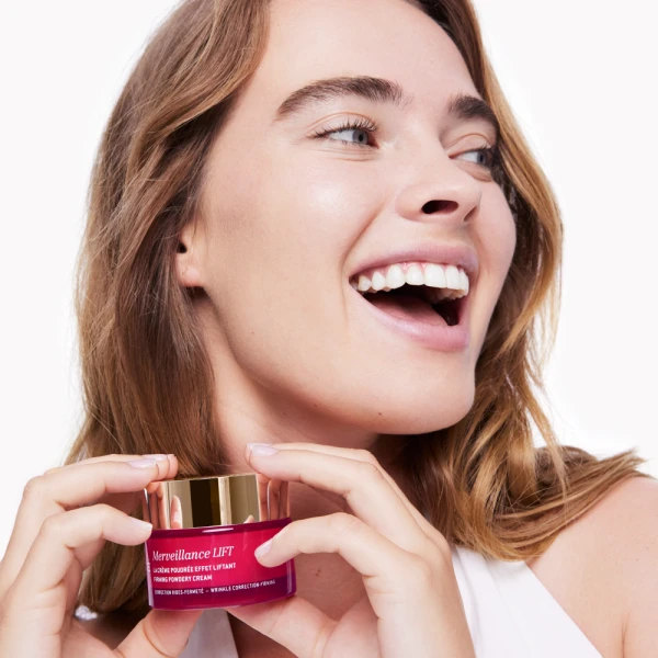 Zestaw Nuxe Merveillance Lift, krem liftingujący na dzień, 50 ml + krem na noc, 50 ml + kosmetyczka