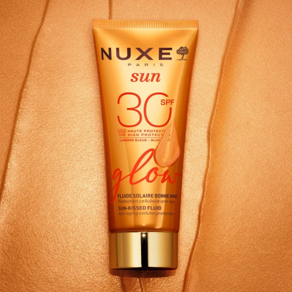 Nuxe Sun, fluid rozświetlający z efektem skóry muśniętej słońcem, SPF 30, 40 ml